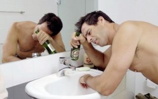Что делать, если болит голова после алкоголя?